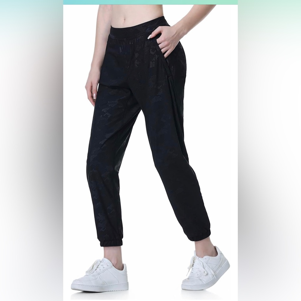 Women’s lightweight joggers by B Roy new with tags XL